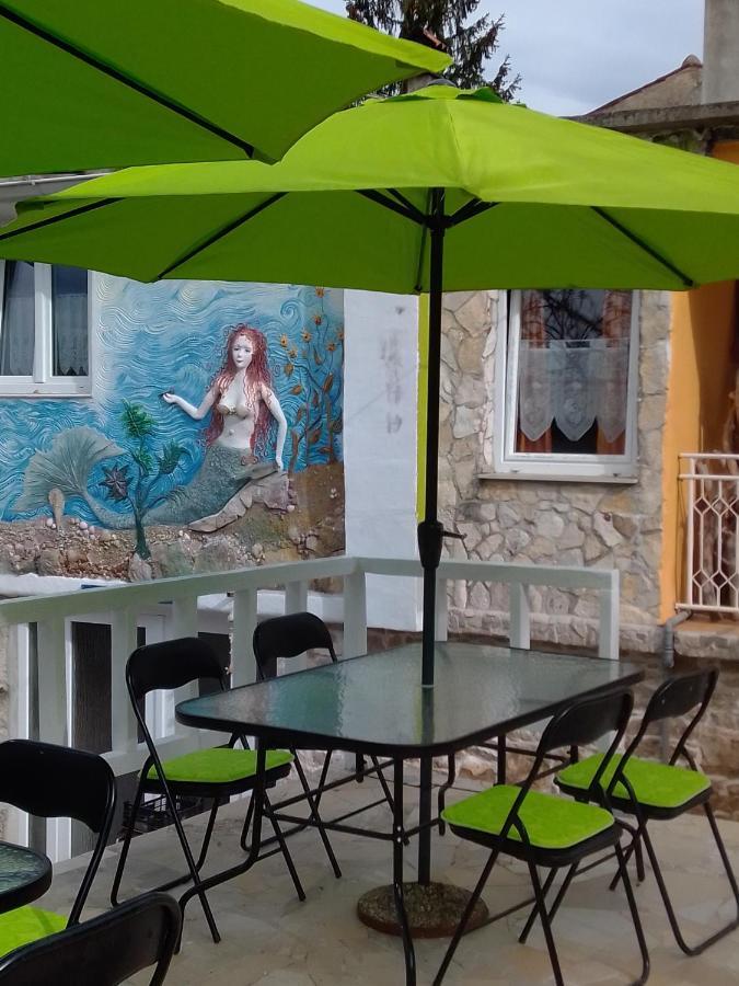 Pićan Apartman Sirena מראה חיצוני תמונה
